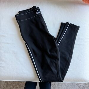 ALO Yoga Airlift High-Waist Suit Up Leggings